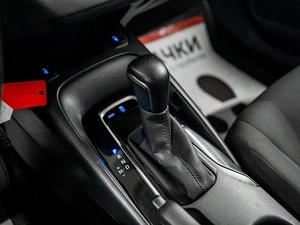 Седан Toyota Corolla 2019 года, 2000000 рублей, Красноярск