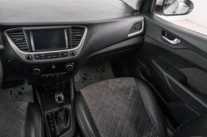 Седан Hyundai Solaris 2018 года, 1259000 рублей, Красноярск
