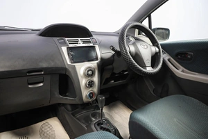 Хетчбэк Toyota Vitz 2005 года, 579000 рублей, Новосибирск