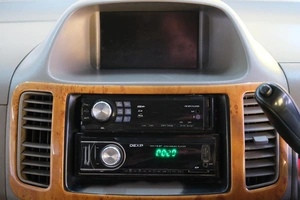 Минивэн Nissan Serena 2002 года, 689000 рублей, Омск