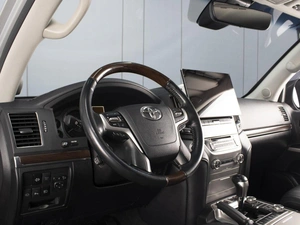 Внедорожник Toyota Land Cruiser 2016 года, 5880000 рублей, Омск