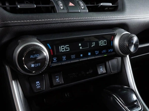 Внедорожник Toyota RAV4 2019 года, 2999000 рублей, Волгоград