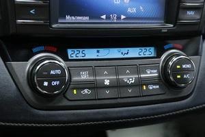 Внедорожник Toyota RAV4 2015 года, 2018000 рублей, Солонцы