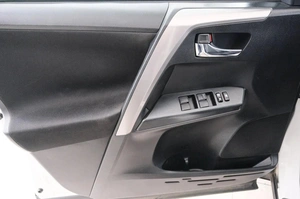 Внедорожник Toyota RAV4 2017 года, 2849000 рублей, Красноярск