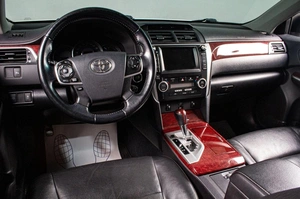 Седан Toyota Camry 2013 года, 1939000 рублей, Сургут