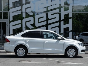 Седан Volkswagen Polo 2015 года, 720000 рублей, Волгоград
