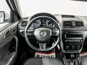 Внедорожник Skoda Yeti 2015 года, 1157000 рублей, Красноярск