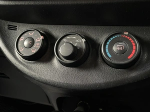 Хетчбэк Toyota Vitz 2017 года, 997000 рублей, Солонцы