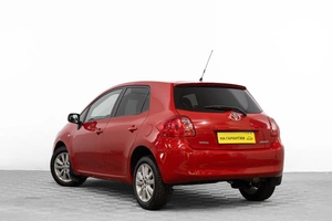 Хетчбэк Toyota Auris 2007 года, 699000 рублей, Барнаул