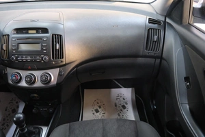 Седан Hyundai Elantra 2010 года, 719000 рублей, Омск