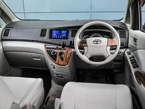 Минивэн Toyota Isis 2009 года, 1169000 рублей, Кирилловка