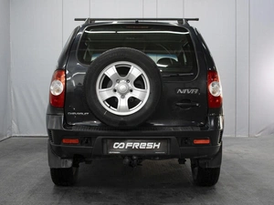 Внедорожник Chevrolet Niva 2011 года, 399000 рублей, Омск