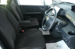 Минивэн Honda Freed 2012 года, 1149000 рублей, Омск