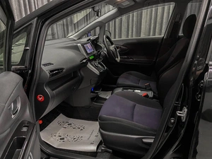 Минивэн Toyota Wish 2015 года, 1520000 рублей, Красноярск