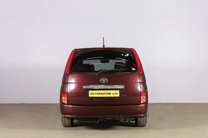 Минивэн Toyota Isis 2006 года, 839000 рублей, Новосибирск
