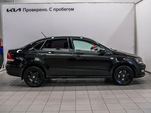 Седан Volkswagen Polo 2016 года, 1050000 рублей, Красноярск