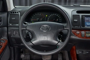 Седан Toyota Camry 2004 года, 777000 рублей, Красноярск