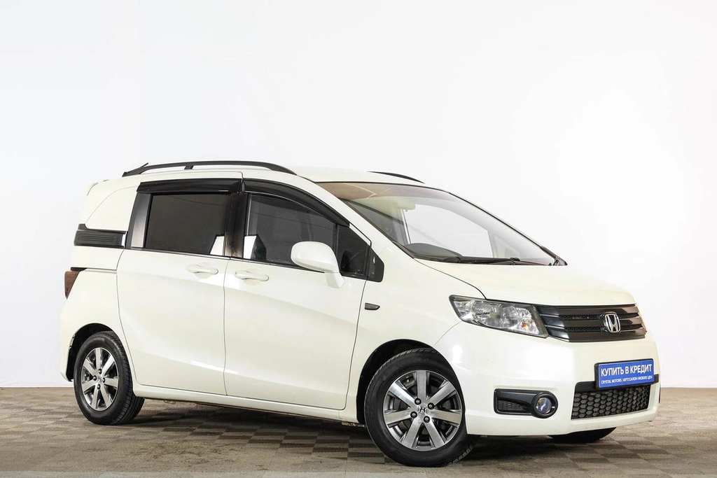 Минивэн Honda Freed 2010 года, 879000 рублей, Тюмень