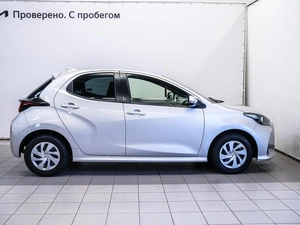 Хетчбэк Toyota Yaris 2021 года, 1150000 рублей, Красноярск