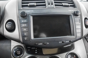 Внедорожник Toyota RAV4 2011 года, 1799000 рублей, Барнаул