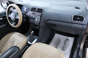 Седан Volkswagen Polo 2014 года, 819000 рублей, Омск