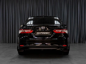 Седан Toyota Camry 2018 года, 2859000 рублей, Тюмень