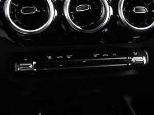 Хетчбэк Mercedes-benz B-класс 2019 года, 2200000 рублей, Тюмень