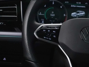 Внедорожник Volkswagen Touareg 2023 года, 8149077 рублей, Москва