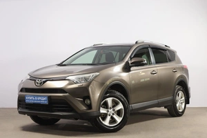 Внедорожник Toyota RAV4 2016 года, 2499000 рублей, Новосибирск