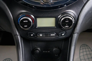 Хетчбэк Hyundai Solaris 2012 года, 899000 рублей, Пермь