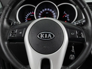 Минивэн Kia Venga 2011 года, 819000 рублей, Тюмень