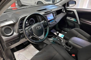 Внедорожник Toyota RAV4 2016 года, 2457000 рублей, Красноярск