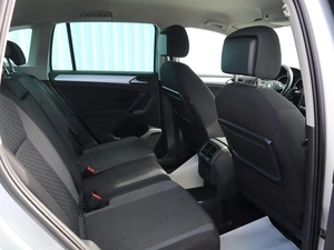 Внедорожник Volkswagen Tiguan 2019 года, 2100000 рублей, Брянск