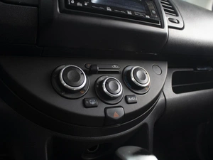 Хетчбэк Nissan Note 2013 года, 890000 рублей, Омск