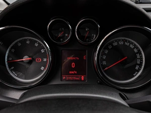 Хетчбэк Opel Astra 2013 года, 790000 рублей, Краснодар