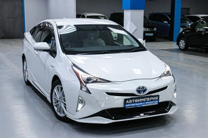 Лифтбек Toyota Prius 2016 года, 1688000 рублей, Солонцы