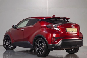 Внедорожник Toyota C-HR 2017 года, 1889000 рублей, Челябинск