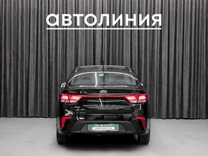 Седан Kia Rio 2019 года, 980000 рублей, Красноярск