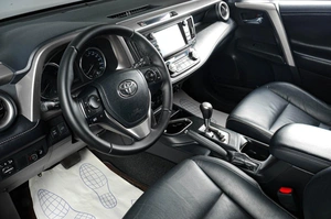 Внедорожник Toyota RAV4 2017 года, 2659000 рублей, Тюмень