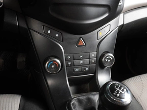 Седан Chevrolet Cruze 2012 года, 699000 рублей, Воронеж