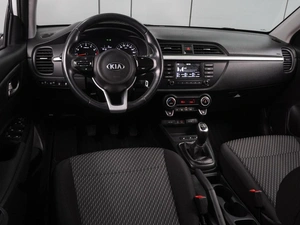 Седан Kia Rio 2018 года, 1325000 рублей, Воронеж