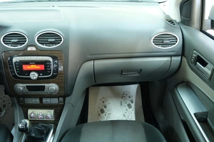 Седан Ford Focus 2008 года, 559000 рублей, Омск