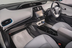 Лифтбек Toyota Prius 2016 года, 1849000 рублей, Томск
