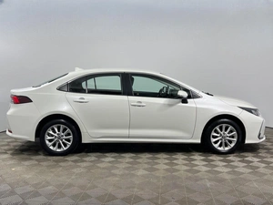 Седан Toyota Corolla 2019 года, 1730000 рублей, Казань