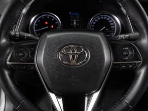 Седан Toyota Camry 2018 года, 2469000 рублей, Тюмень