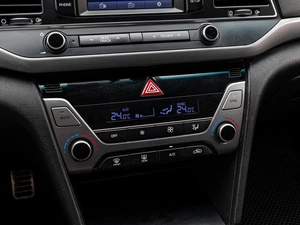 Седан Hyundai Elantra 2016 года, 1345000 рублей, Краснодар