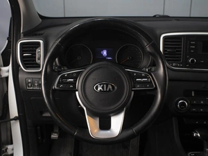 Внедорожник Kia Sportage 2019 года, 1960000 рублей, Омск