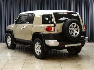 Внедорожник Toyota FJ Cruiser 2021 года, 5819000 рублей, Тюмень