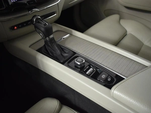 Внедорожник Volvo XC60 2019 года, 2545200 рублей, Казань