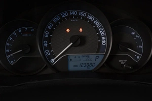 Седан Toyota Corolla 2013 года, 1320000 рублей, Омск